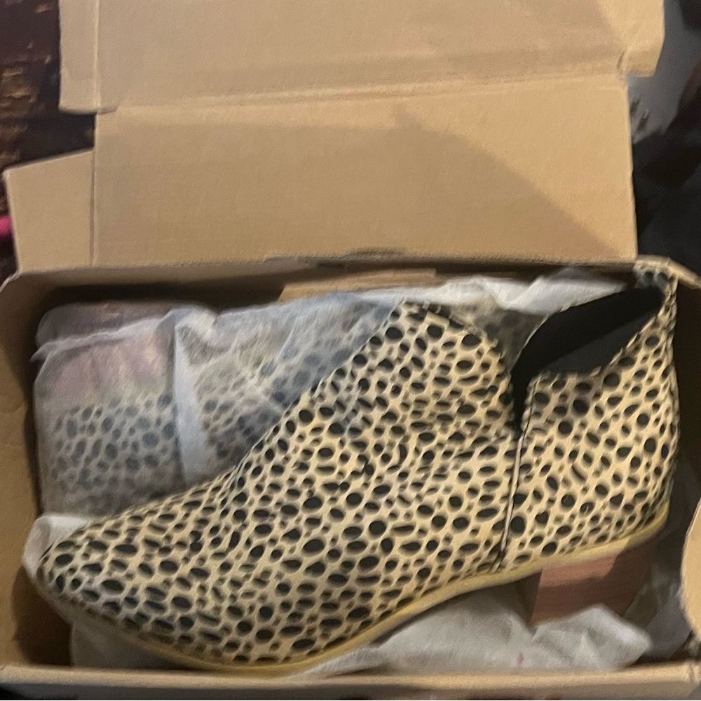 Stylish Leopard Print Ankle Booties
